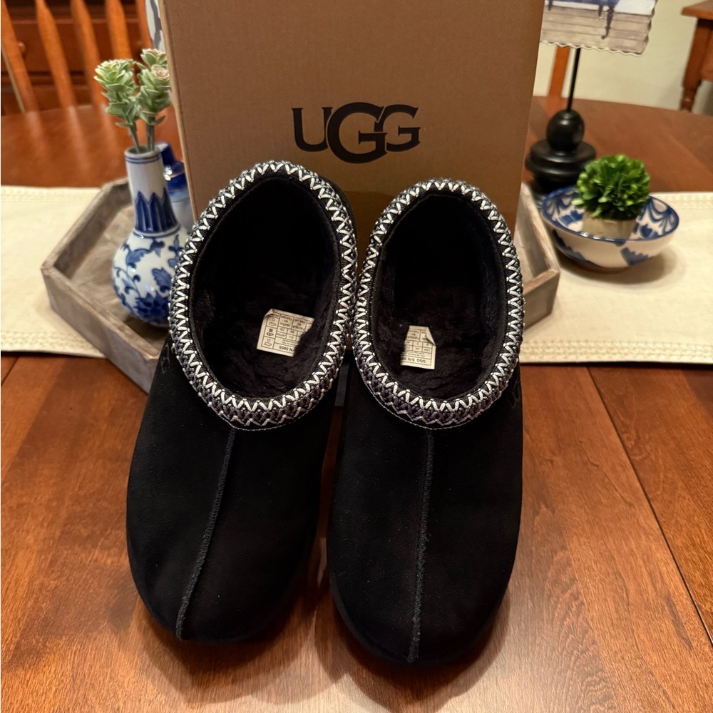 UGG Tasman Women’s Shoes / Slippers in Size 9